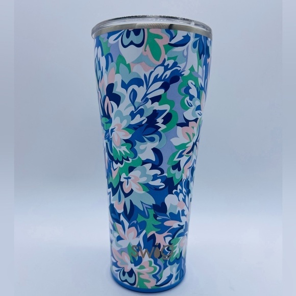 SWIG BEAUTIFUL 32 OUNCE FLORAL TUMBLER SLIP RESISTANT TRIPLE INSULATED - Picture 1 of 12